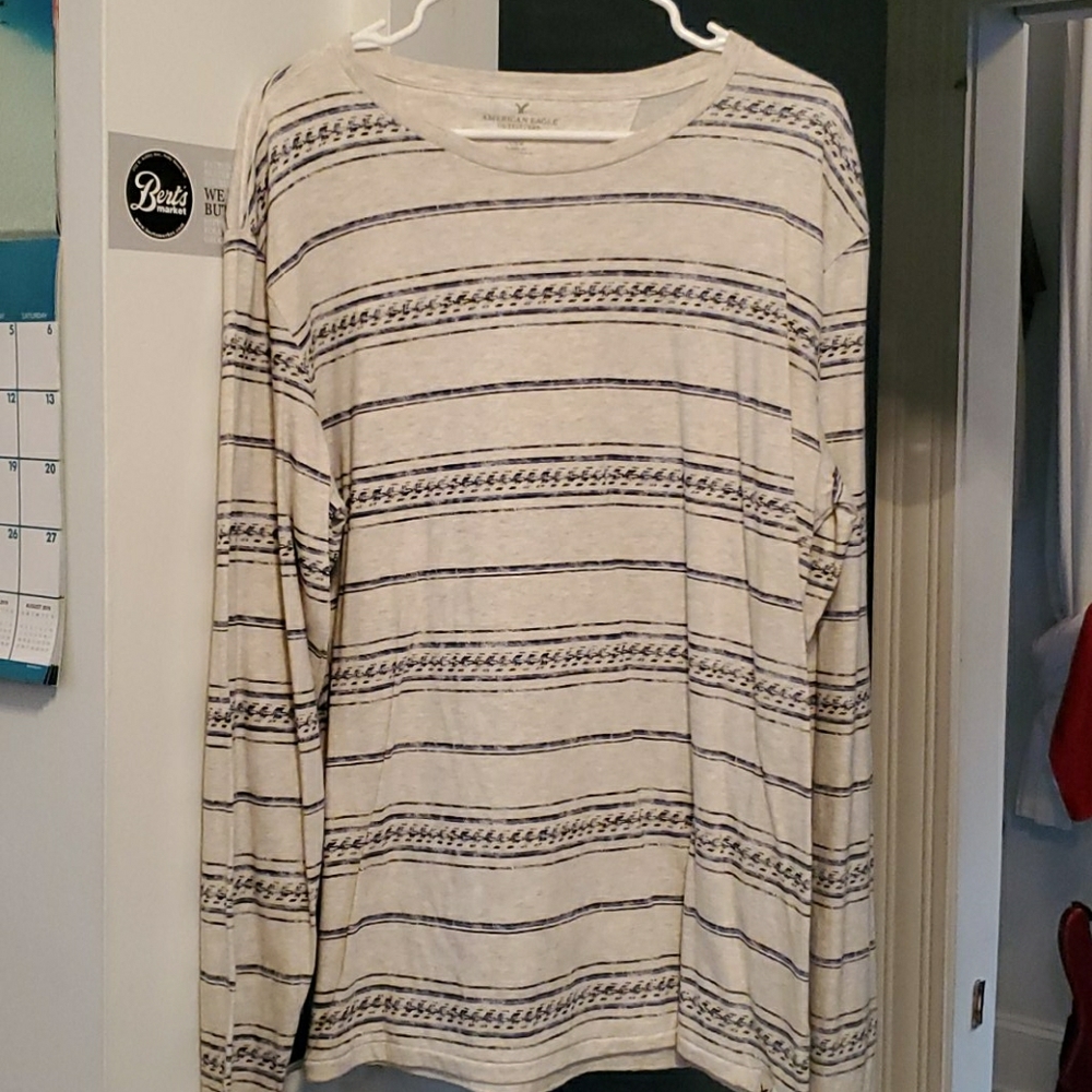 American Eagle long sleeve shirt